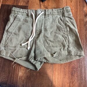 American Eagle Outfitters Green Cargo Shorts Lightweight Relaxed